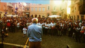 Uno dei comizi della prima campagna elettorale di Giuseppe Proietti