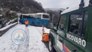 Protezione civile soccorre bus del Cotral Civitella di Licenza