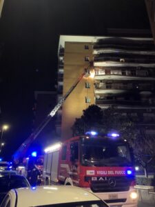 Incendio a Setteville di Guidonia, paura a Capodanno